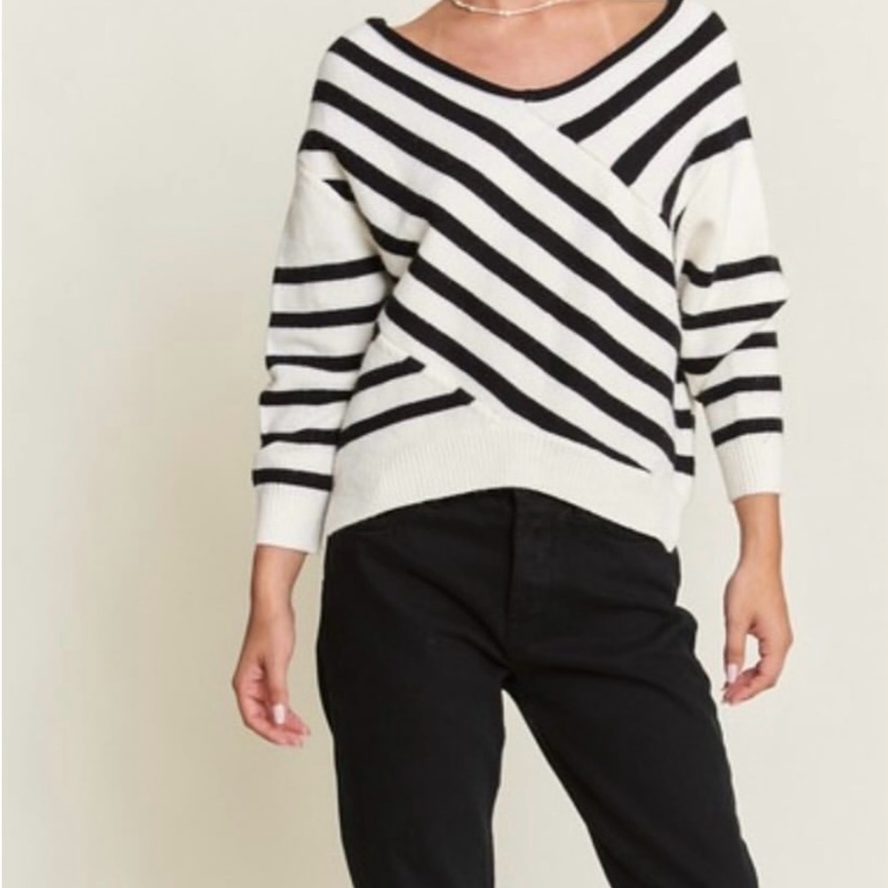 In the Beginning Black & Ivory Overlap/Off the Shoulder Sweater NWT SIZE M